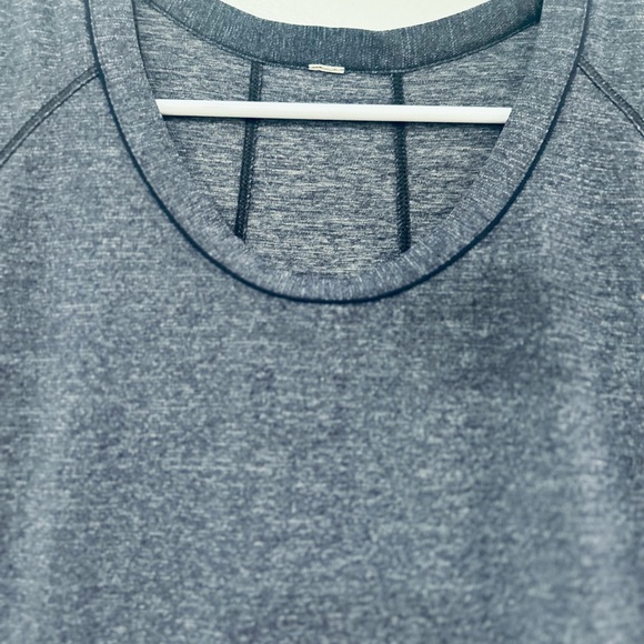 LULULEMON PACE PERFECT SHORT SLEEVE TEE HEATHERED.SIZE 10 - Picture 7 of 8